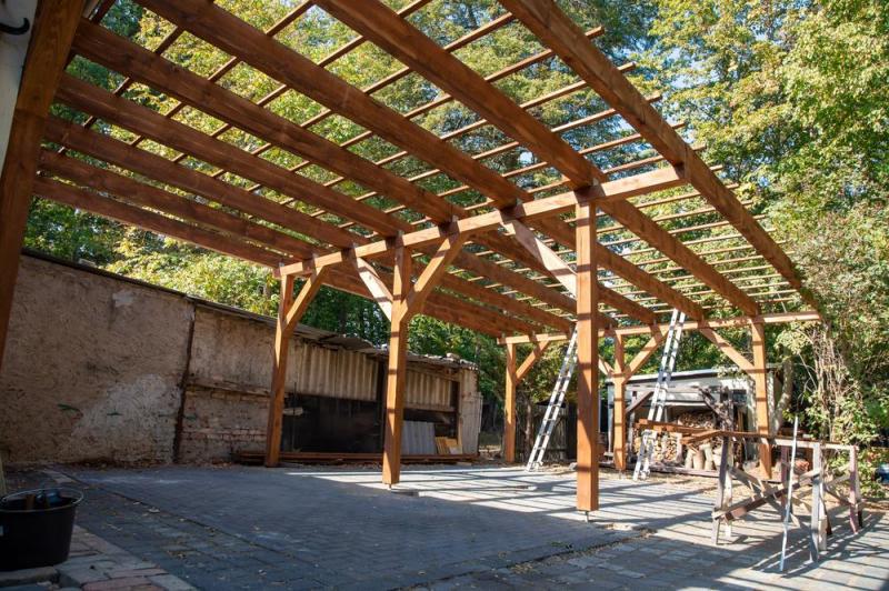 Garage en bois &agrave; &Eacute;talans : avantages et options sur mesure