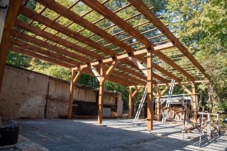 Garage en bois &agrave; &Eacute;talans : avantages et options sur mesure